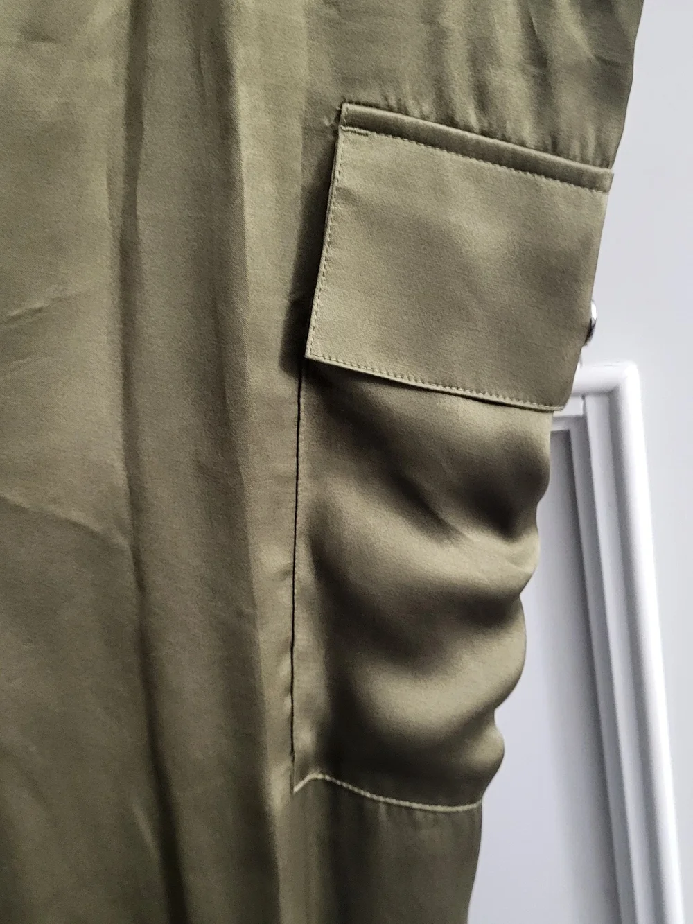 Joie Yolanda Women's Cargo Jogger Pants in Olive 100% Silk - L